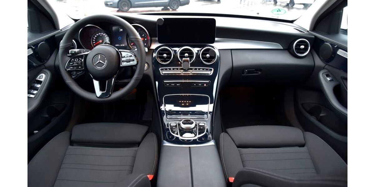 Mercedes-Benz C 300 157.200 km 20.400 &euro; Offenbach 63069