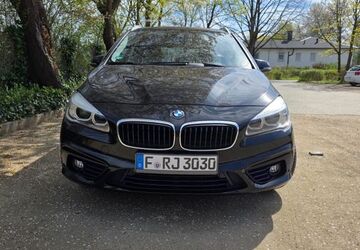 BMW 218 Active Tourer 100.008 km 11.200 &euro; Frankfurt am Main 60486