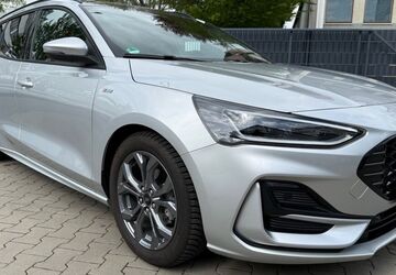 Ford Focus 5.373 km 21.900 &euro; Frankfurt am Main / Bergen-Enkheim 60388