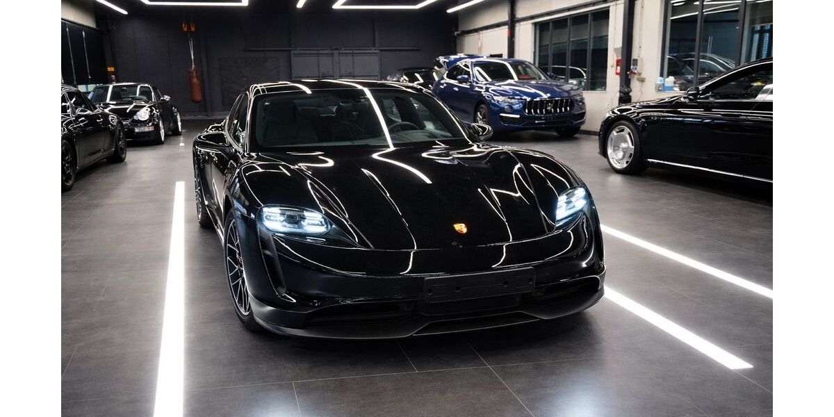 Porsche Taycan 2.500 km 70.805 &euro; Kelsterbach 65451