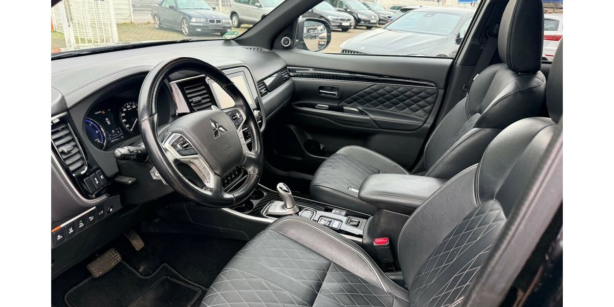 Mitsubishi Plug-in Hybrid Outlander Top 4WD/2Hd/TopZustand 139.100 km 17.999 &euro; Frankfurt 60386