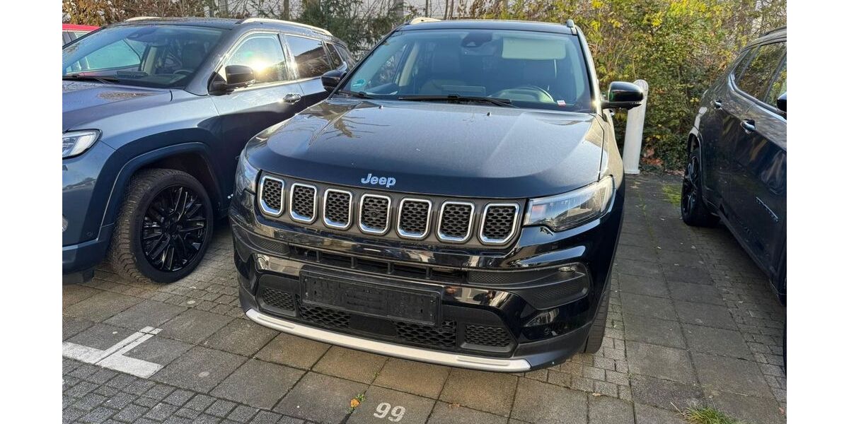 Jeep Compass 58.964 km 20.980 &euro; Rüsselsheim 65428