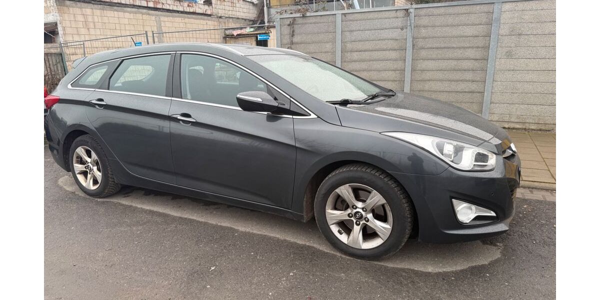 Hyundai i40 164.700 km 8.200 &euro; Offenbach 63075
