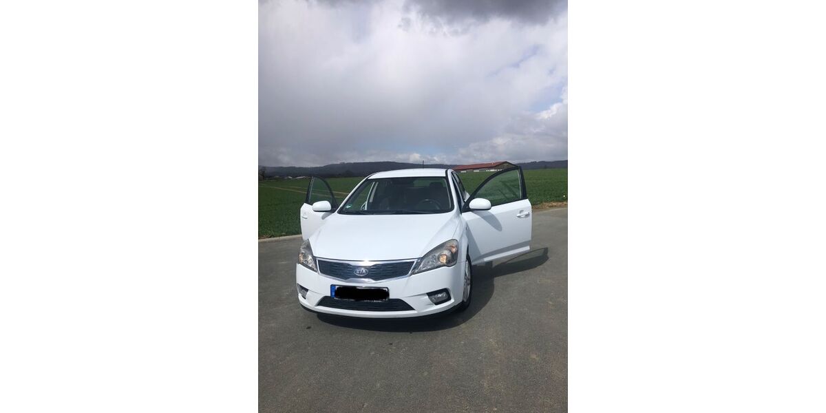 Kia ceed / Ceed 185.000 km 3.300 &euro; Frankfurt am Main 60437