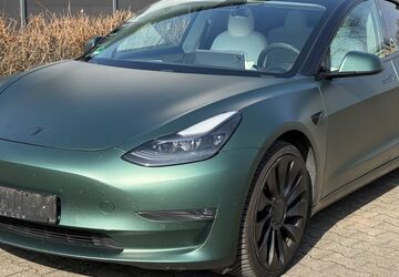 Tesla Model 3 348.300 km 17.666 &euro; Rüsselsheim 65428