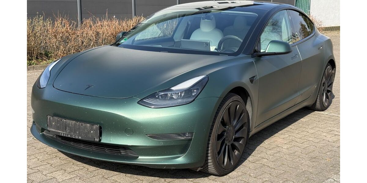 Tesla Model 3 348.300 km 17.666 &euro; Rüsselsheim 65428