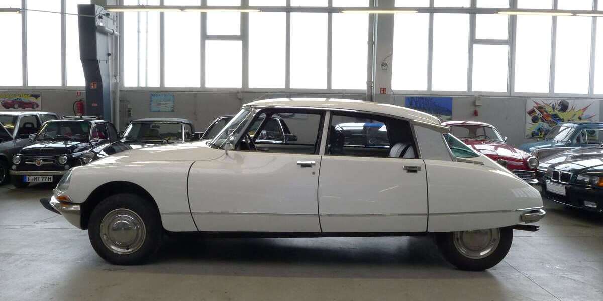 Citroen DS 84.477 km 15.950 &euro; Frankfurt am Main 60388