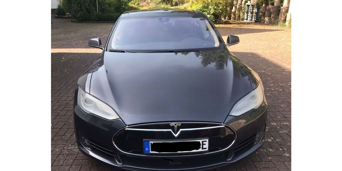 Tesla Model S 145.000 km 22.900 &euro; Koenigstein 61462