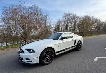 Ford Mustang 112.300 km 17.000 &euro; Mainflingen 63533