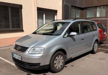 VW Touran 176.000 km 2.320 &euro; Mörfelden 64546