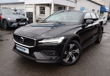 Volvo V60 Cross Country 105.198 km 29.985 &euro; Darmstadt 64291