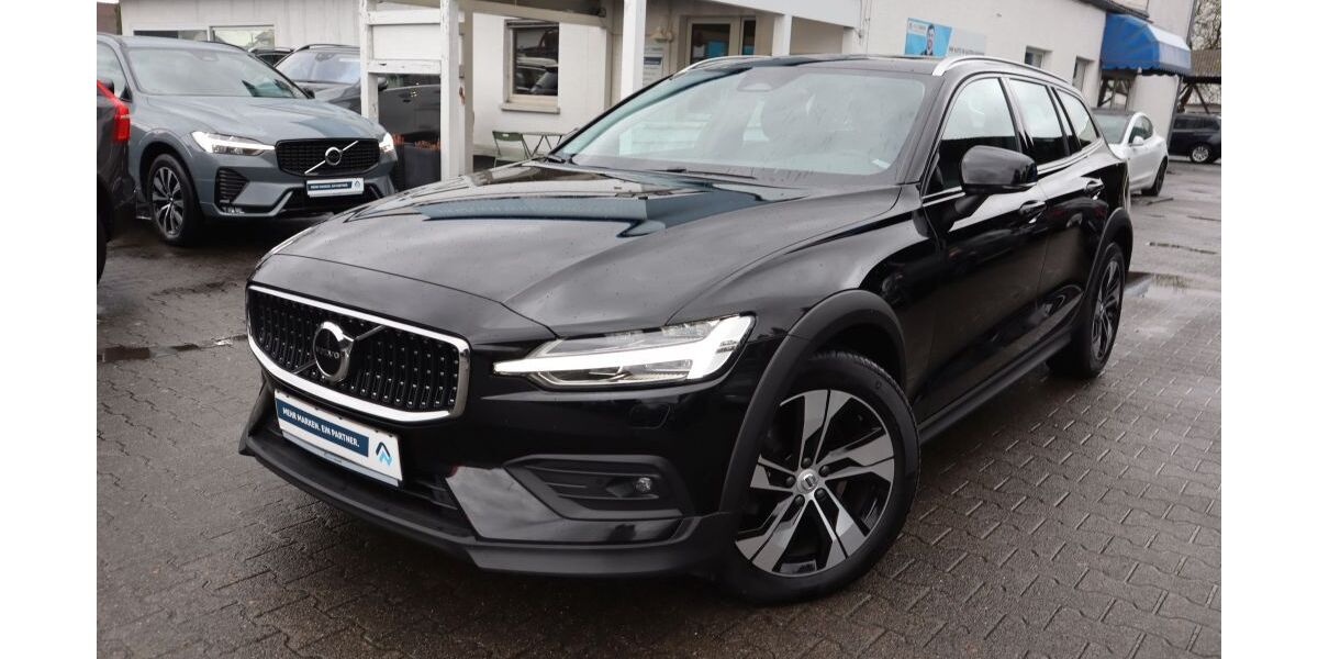 Volvo V60 Cross Country 105.198 km 29.985 &euro; Darmstadt 64291