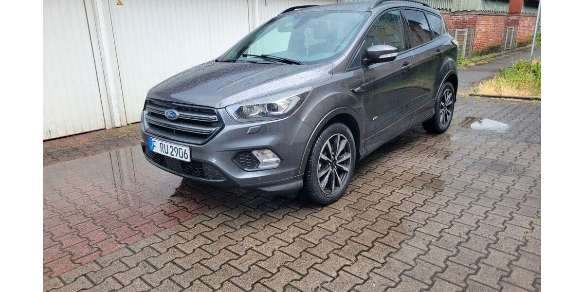 Ford Kuga 123.000 km 16.800 &euro; Frankfurt am Main 65933