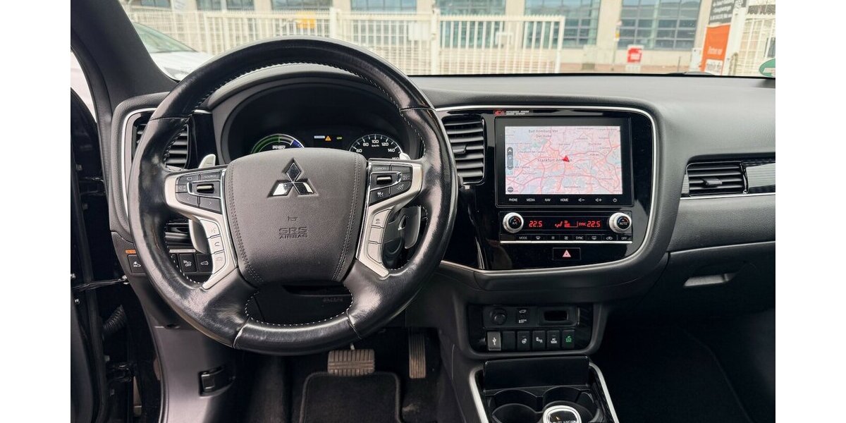 Mitsubishi Plug-in Hybrid Outlander Top 4WD/2Hd/TopZustand 139.100 km 17.999 &euro; Frankfurt 60386