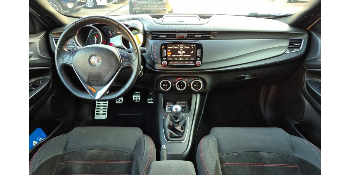 Alfa Romeo Giulietta Sport Navigation, Klima, Einparkhilfe 89.100 km 11.690 &euro; Rodgau 63110