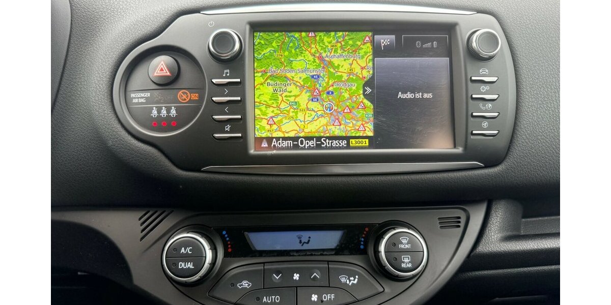 Toyota Yaris 1.5 Hybrid Y20 Club/11.000km!!! 11.010 km 13.990 &euro; Frankfurt 60386