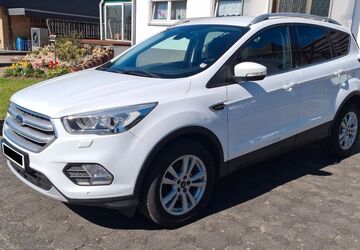 Ford Kuga 90.000 km 12.900 &euro; Frankfurt 60528