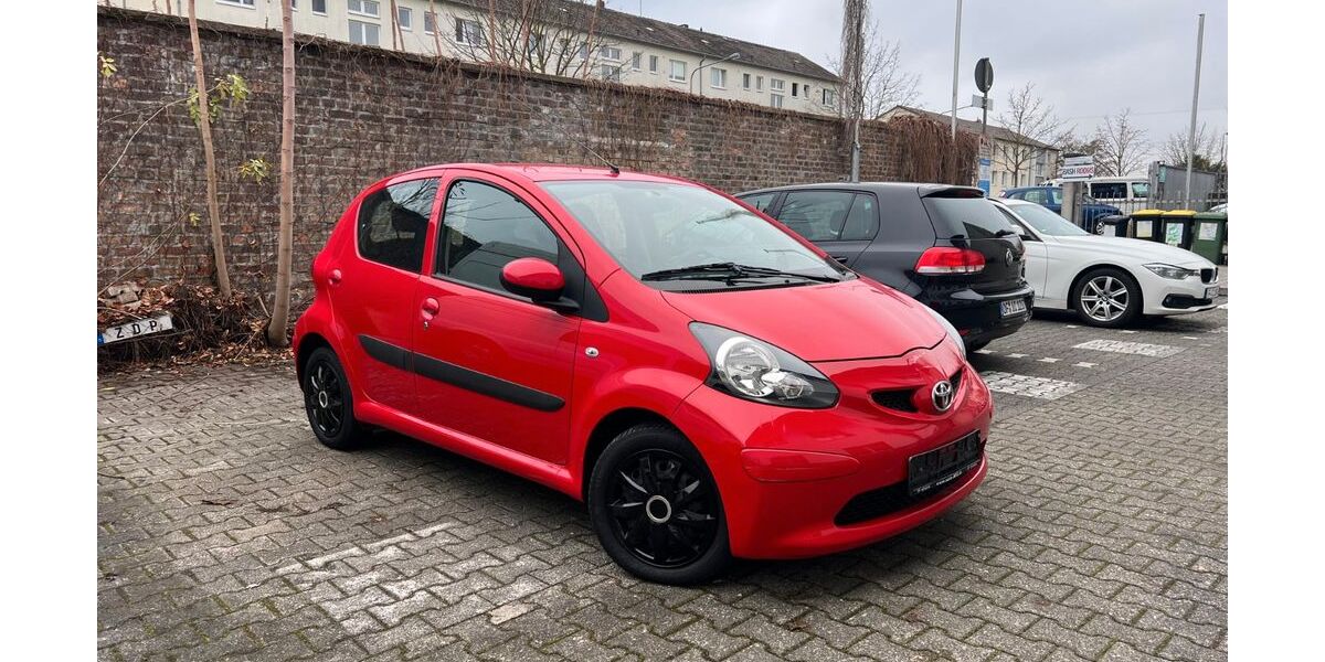 Toyota Aygo (X) 130.000 km 2.600 &euro; Frankfurt am Main 65933