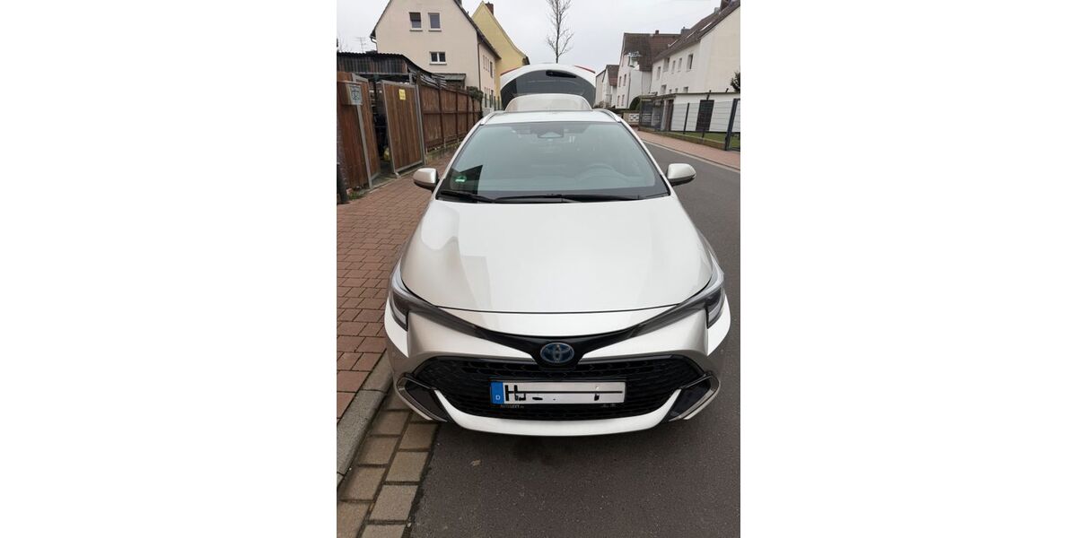 Toyota Corolla 30.000 km 30.000 &euro; Maintal 63477