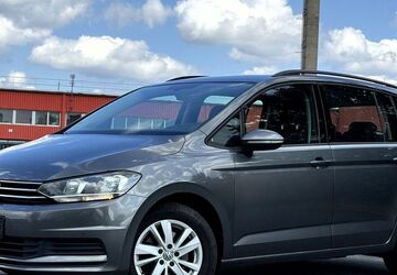 VW Touran 227.436 km 13.100 &euro; Dietzenbach 63128