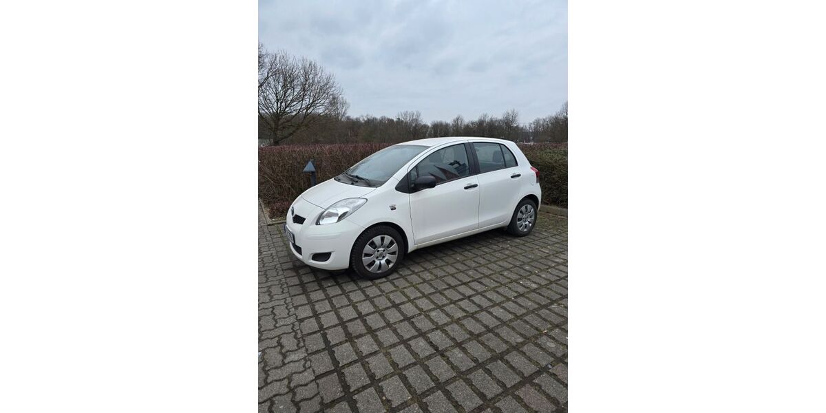 Toyota Yaris 61.992 km 6.900 &euro; Kleinostheim 63801