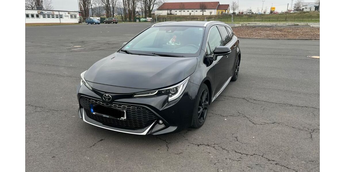 Toyota Corolla 82.000 km 29.588 &euro; Freigericht 63579