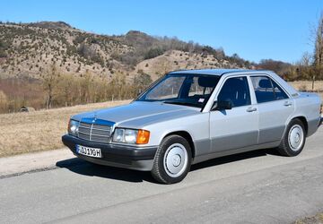 Mercedes-Benz 190 208.000 km 2.950 &euro; Frankfurt 60433