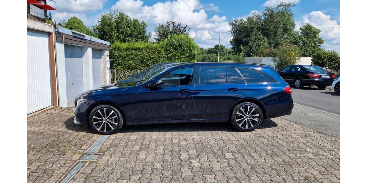 Mercedes-Benz E 300 95.800 km 25.500 &euro; Kelkheim 65779