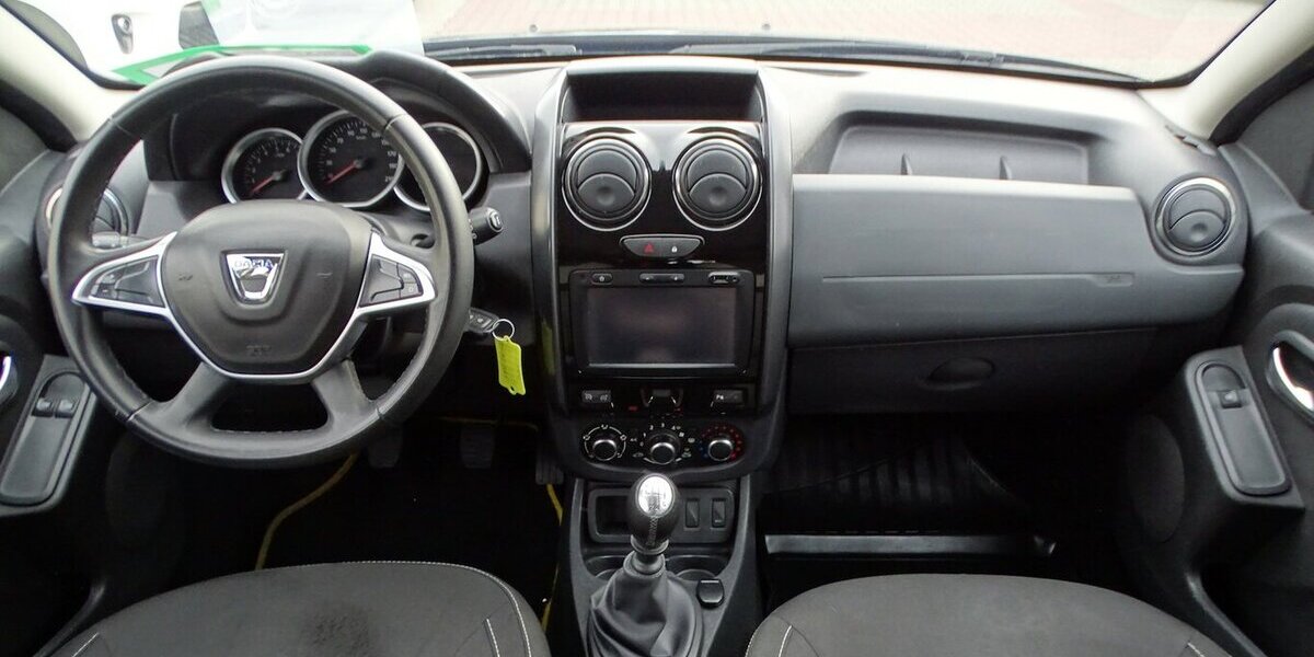 Dacia Duster 1,2l Black Shadow 4x2 Klima, Einparkhilfe h 119.200 km 6.490 &euro; Rodgau 63110